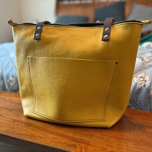 Portland Leather Medium Zipper Tote Bag